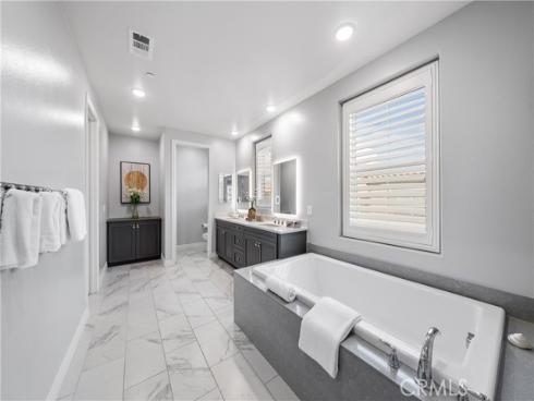 113 Wanderer , Irvine, CA
