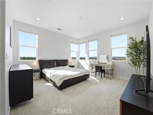 458 Loon , Irvine, CA