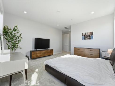 458 Loon , Irvine, CA