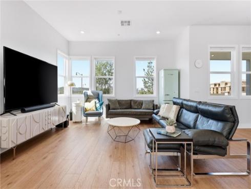 458 Loon , Irvine, CA
