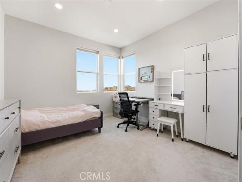 458 Loon , Irvine, CA