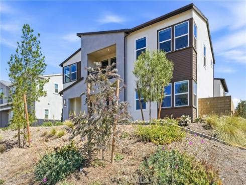458 Loon , Irvine, CA