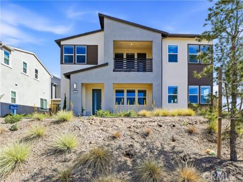 458 Loon , Irvine, CA