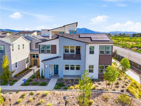 458 Loon , Irvine, CA