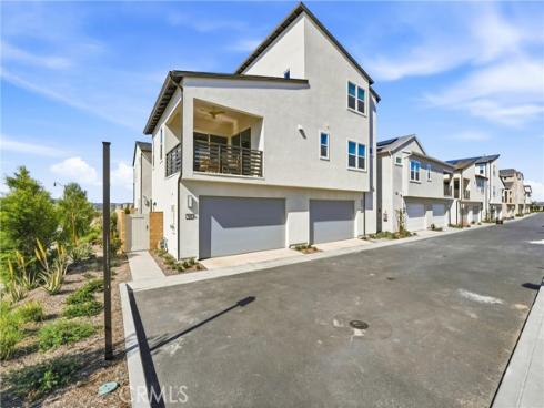 458 Loon , Irvine, CA