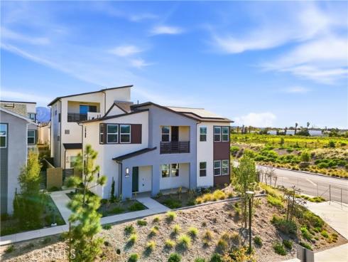 458 Loon , Irvine, CA