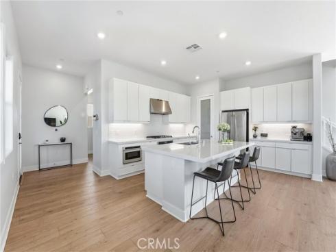458 Loon , Irvine, CA