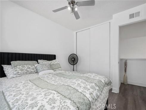 26 Helena 69 , Irvine, CA