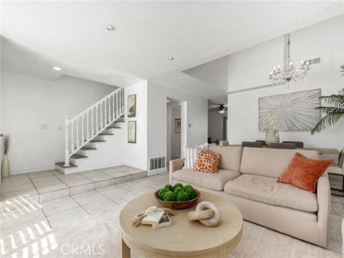 26 Helena 69 , Irvine, CA