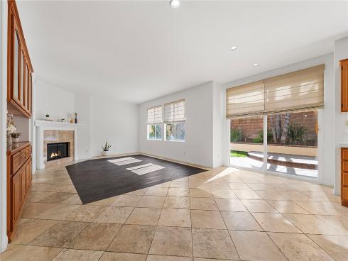 75 Ashford , Irvine, CA