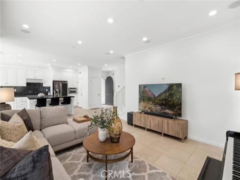 21 Somerton , Irvine, CA