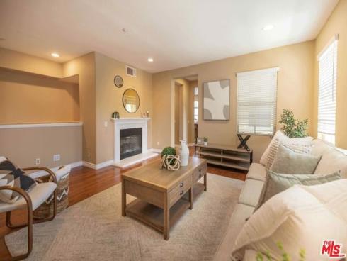 107  Chantilly  , Irvine, CA