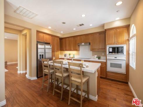 107  Chantilly  , Irvine, CA
