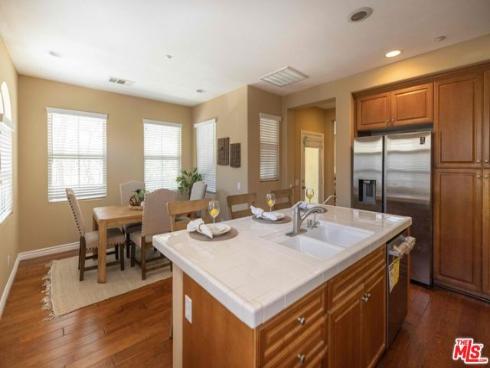 107  Chantilly  , Irvine, CA