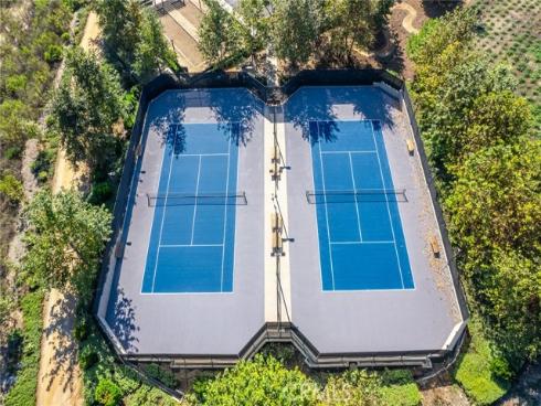 91  Pelican  , Irvine, CA