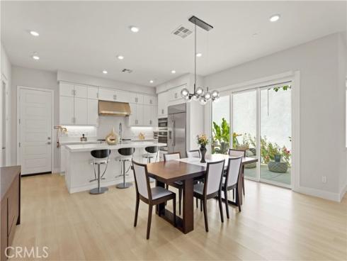 259 chorus , Irvine, CA
