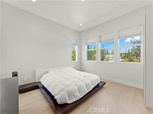 259 chorus , Irvine, CA