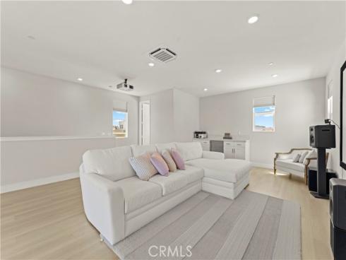 259 chorus , Irvine, CA
