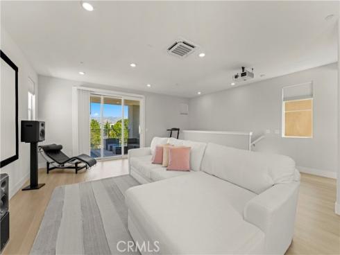 259 chorus , Irvine, CA