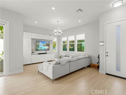 259 chorus , Irvine, CA