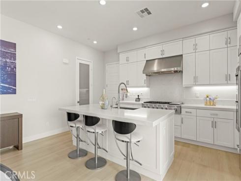 259 chorus , Irvine, CA
