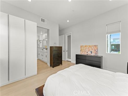 259 chorus , Irvine, CA
