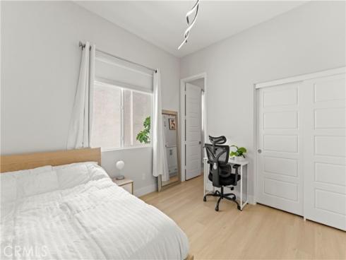259 chorus , Irvine, CA
