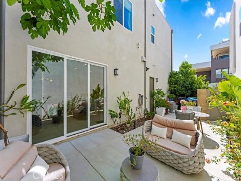 259 chorus , Irvine, CA