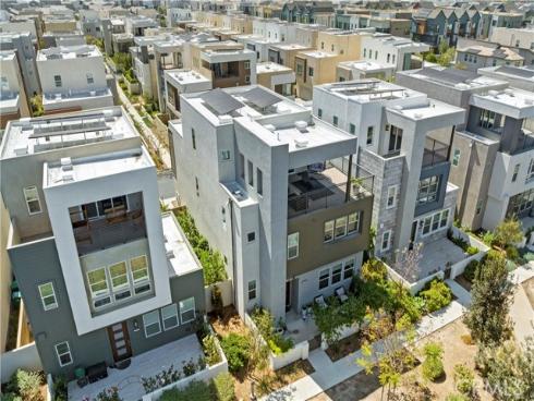 259 chorus , Irvine, CA