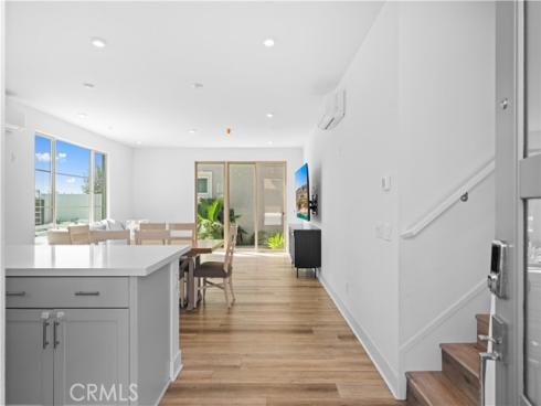 203 Lynx , Irvine, CA