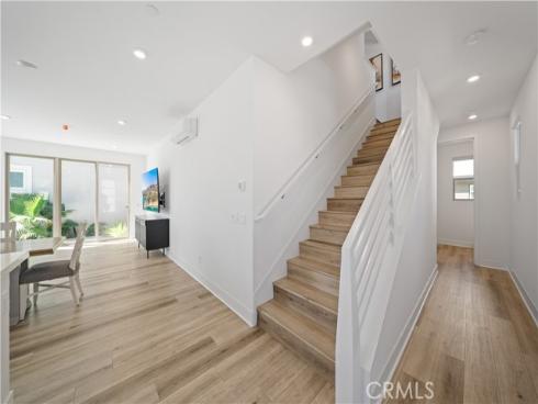 203 Lynx , Irvine, CA