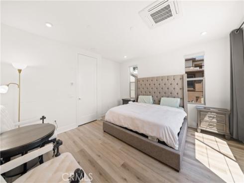 203 Lynx , Irvine, CA