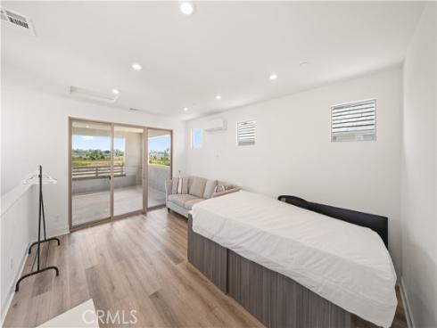 203 Lynx , Irvine, CA