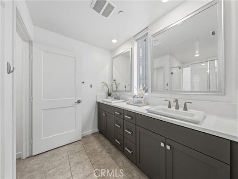 221 Bowery , Irvine, CA