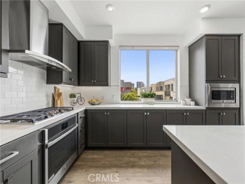 221 Bowery , Irvine, CA