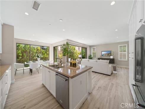 116 Tritone , Irvine, CA