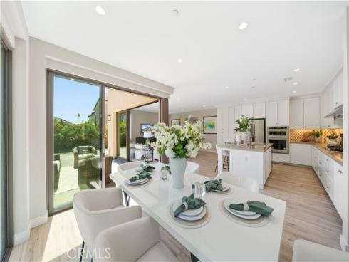 116 Tritone , Irvine, CA