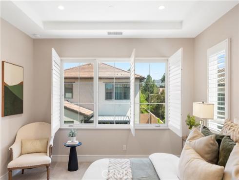 116 Tritone , Irvine, CA