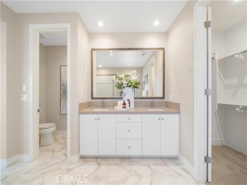 116 Tritone , Irvine, CA
