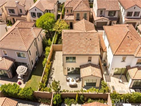 116 Tritone , Irvine, CA
