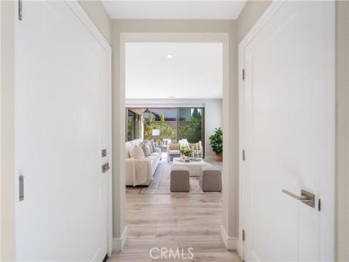 116 Tritone , Irvine, CA