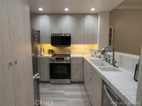 2253  Martin  107 , Irvine, CA