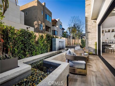 113 Apron , Irvine, CA
