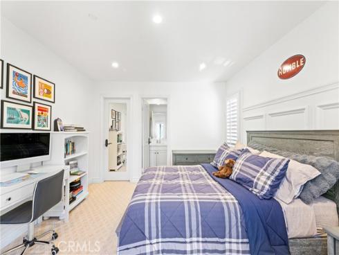 26 View Terrace , Irvine, CA