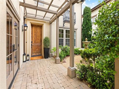 26 View Terrace , Irvine, CA
