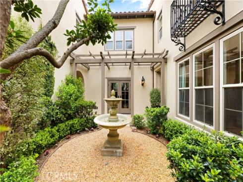 26 View Terrace , Irvine, CA