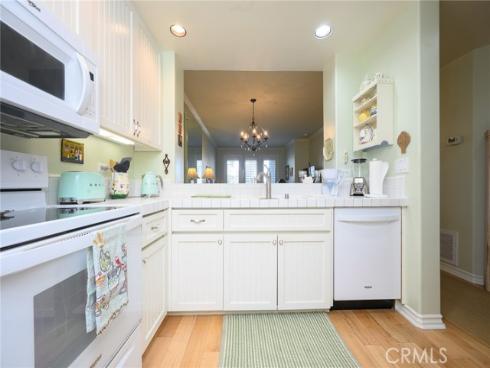 2243 Martin 211 , Irvine, CA