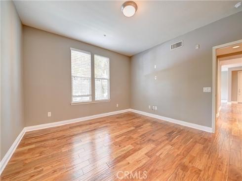 135  Pathway  , Irvine, CA