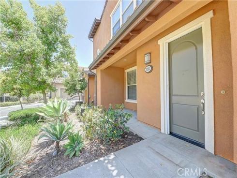 135  Pathway  , Irvine, CA