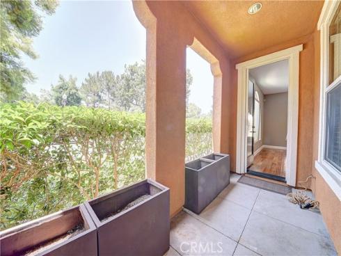 135  Pathway  , Irvine, CA